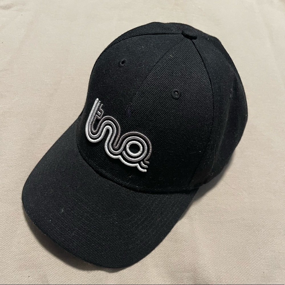 Aritiza TNA Black Logo hat